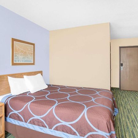 Boarders Inn & Suites By Cobblestone Hotels Waterloo Cedar Falls 외부 사진